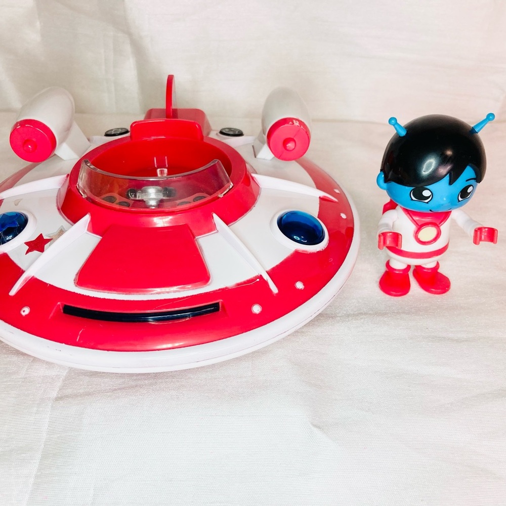 Ryans World with Figure Working light up Spaceship Toy - Picture 6 of 9